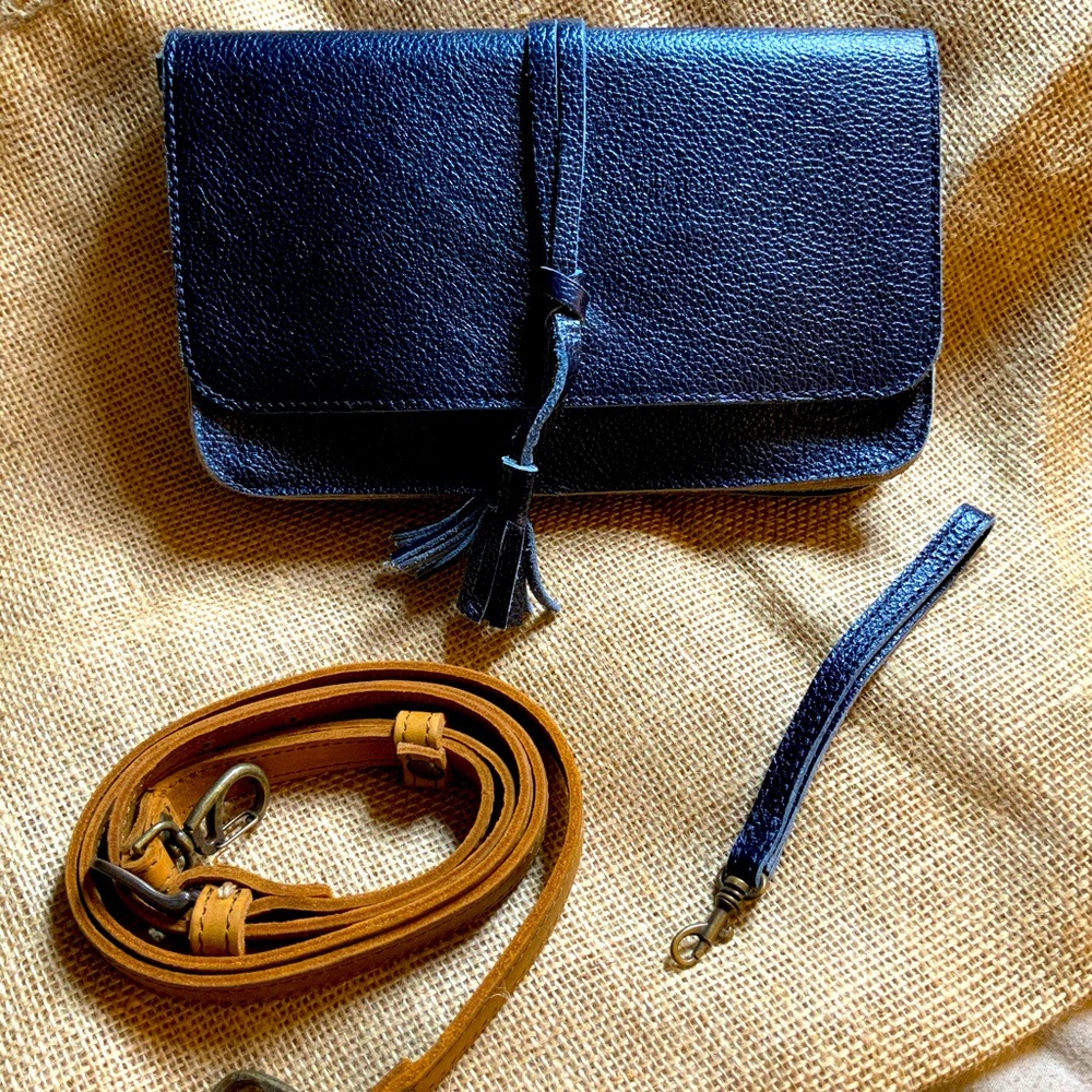 Love 41 Crossbody Leather (new) Clutch